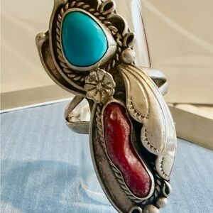 Elegant Silver and Turquoise Women's Ring, size 7.5